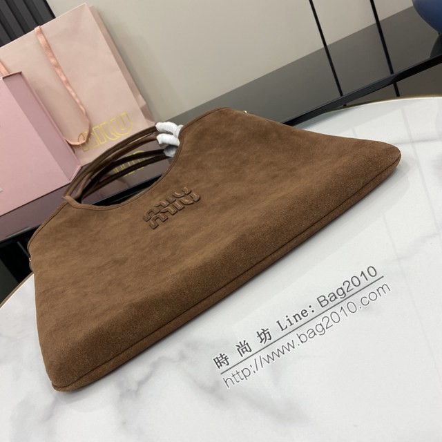 MIU MIU專櫃繆繆最新款hobo托特燈芯絨腋下包 jh2743型號：5BG231